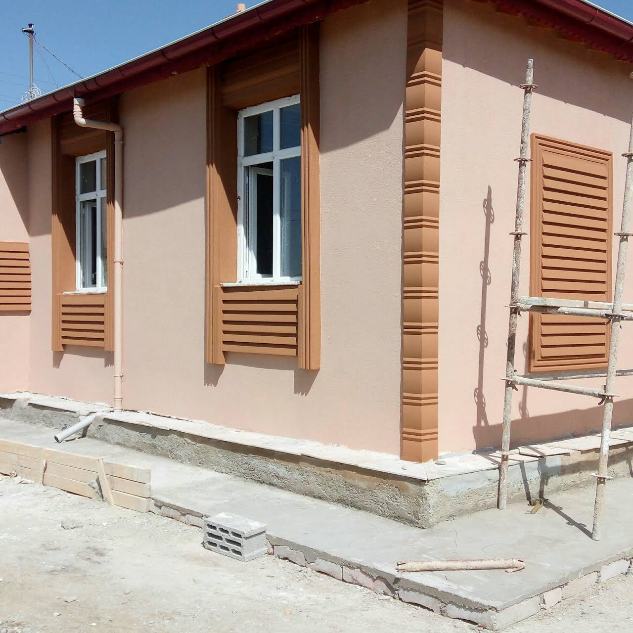 İstanbul Boya Badana, İthal Duvar Kağıdı, Dekorasyon Firması Tüm yapı ve dekorasyon işlerinde Villa, Fabrika, Ev, İş alanları ve yaşam alanlarında profesyonel olarak hizmet vermekteyiz. Duvar Kağıdı, Boya Badana, Alçıpan, Led Spot, Duvar Çıtası, Dış Cephe Boyama, Mantolama, Zemin Kaplama, Kartonpiyer, Parke, Seramik Fayans ve diğer tüm dekorasyon, Yapı ve Elektrik işlerinde uzman kadromuzla yanınızdayız.